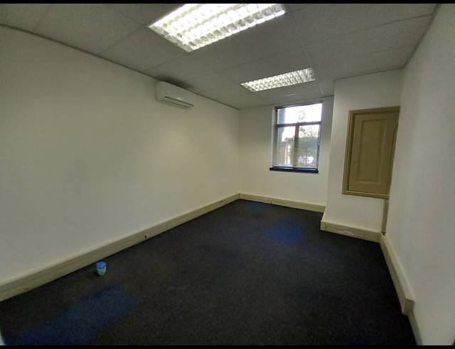 360M² OFFICE TO LET IN BRYANSTON